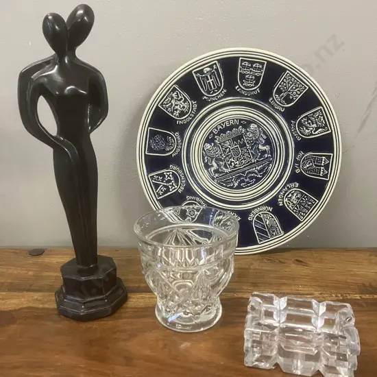 Black 29cm Love & Union Sculpture, Bayern Plate Etc