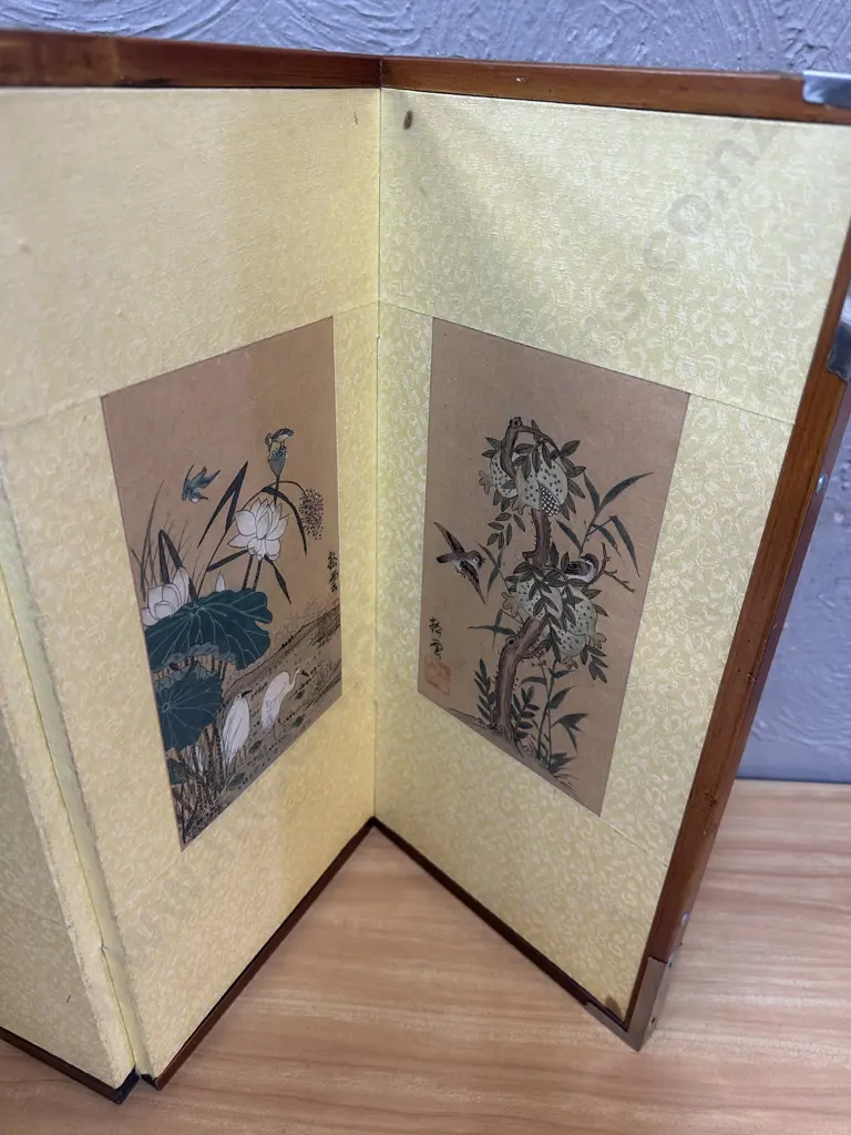 Vintage Four Panel Miniature Table Screen H47.5cm W87cm. Image 1++