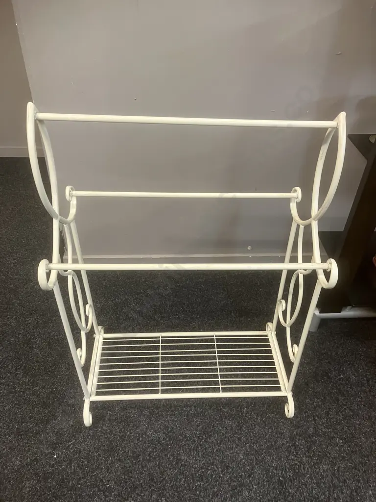 French Country Style Metal Towel Rack. H90 W62 D33cm Image 1++
