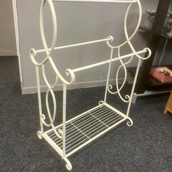 French Country Style Metal Towel Rack. H90 W62 D33cm
