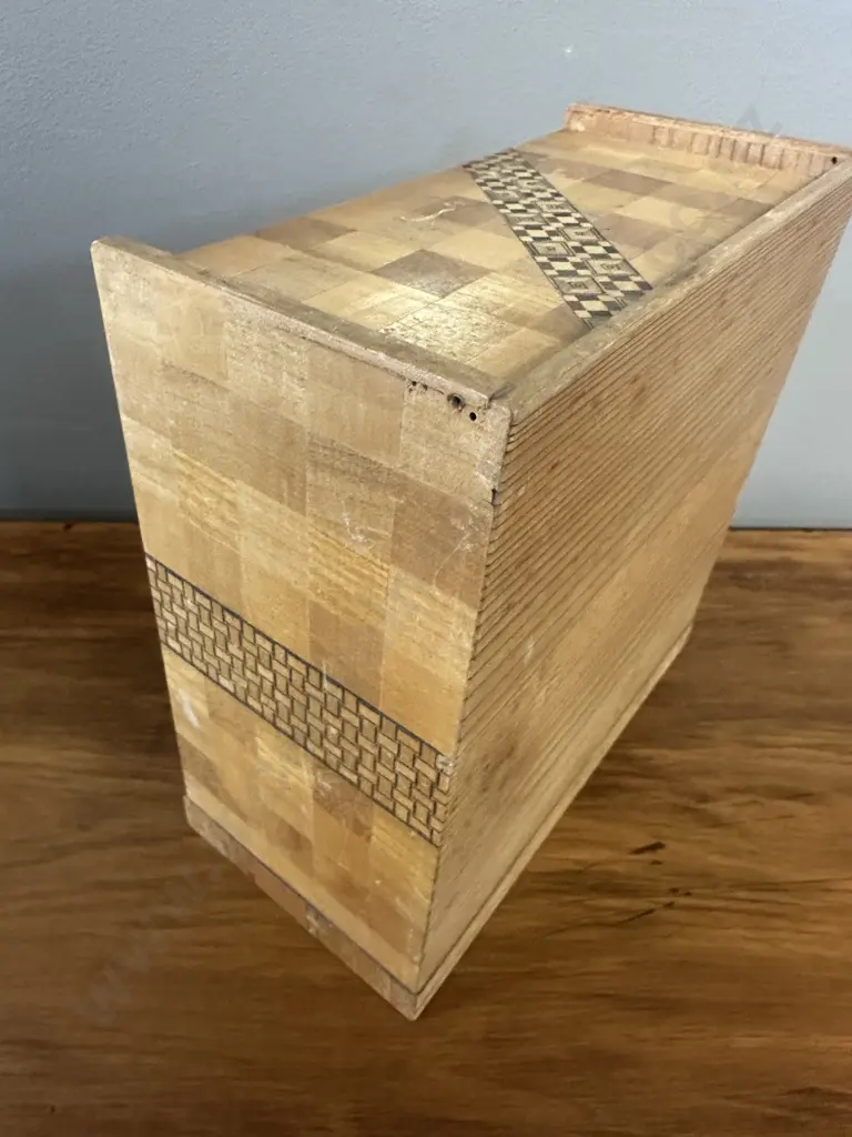 Vintage Wooden Inlaid Oriental Themed Jewellery Box H22 W21.5 D10.5cm. Image 1++