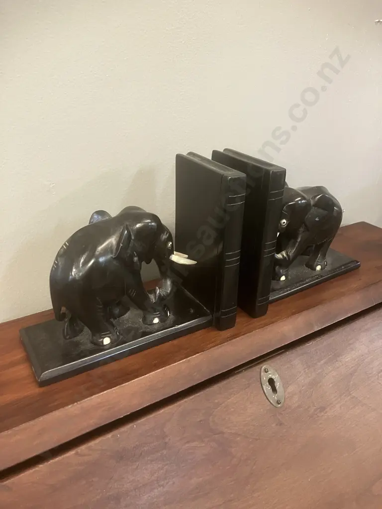 Pair of Elephant Bookends Image 1++