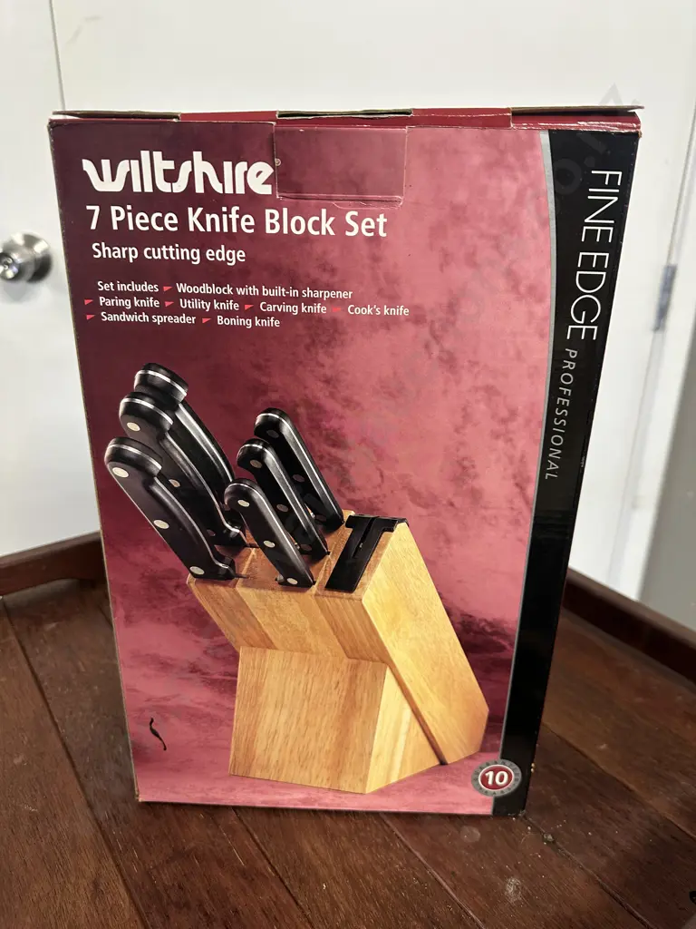 Wiltshire 7 Oiece Knife Block Set Image 1++