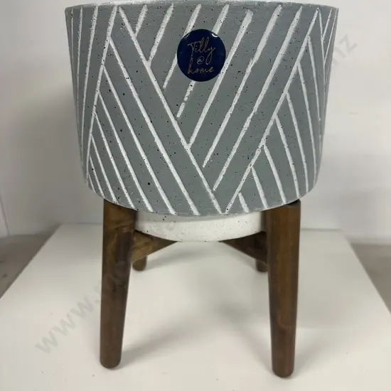 Tilly @ Home Planter Pot & Stand H32cm.