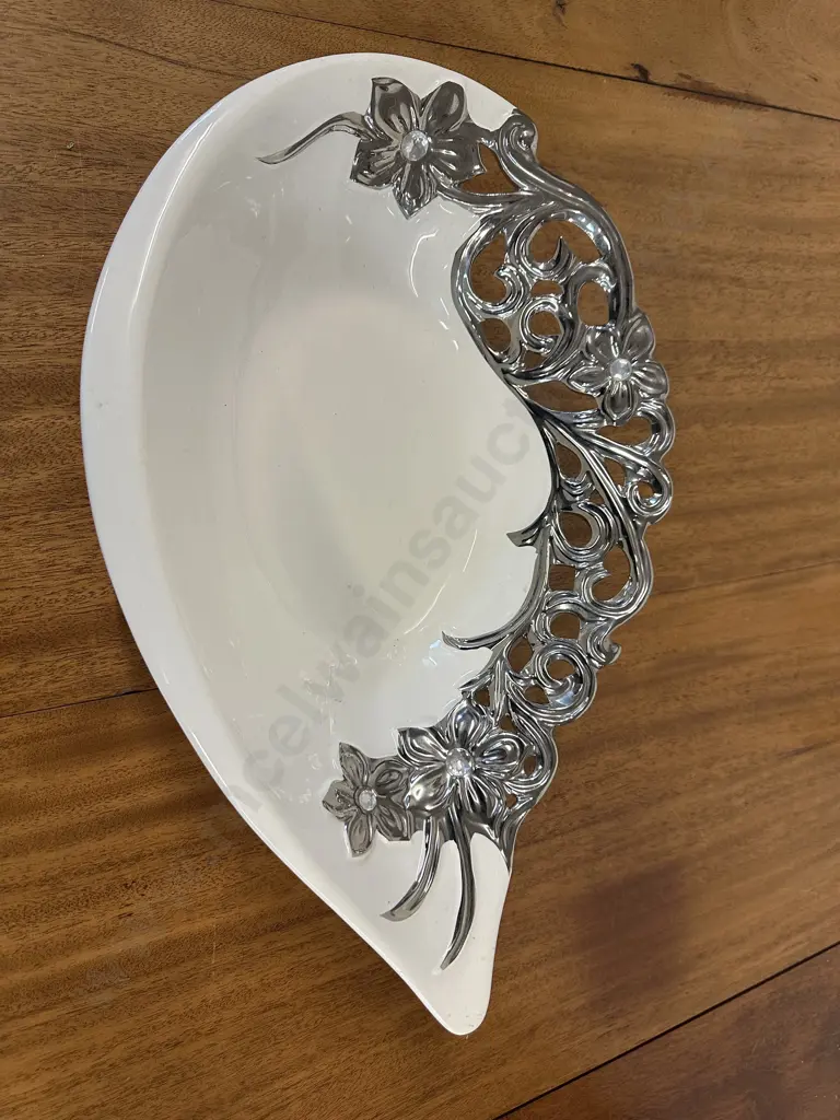 Decorative White & Silver Coloured Pierced Serving Bowl Image 1++
