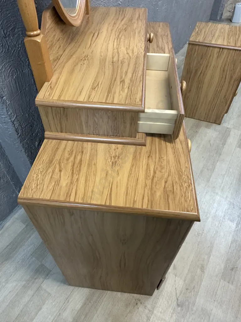Furnells Furniture Rimu Effect Dressing Table H167 W120 D40cm. Image 1++