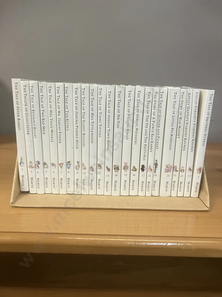 Beatrix Potter 'The World of Peter Rabbit' Set of 23 Hardback Books - 2002 Image 1++