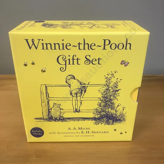 A A Milne Classic Winnie-the-Pooh 8 Book Gift Set