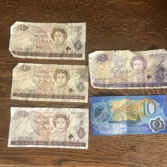New Zealand Banknotes -  $10, $2 & 3 x $1