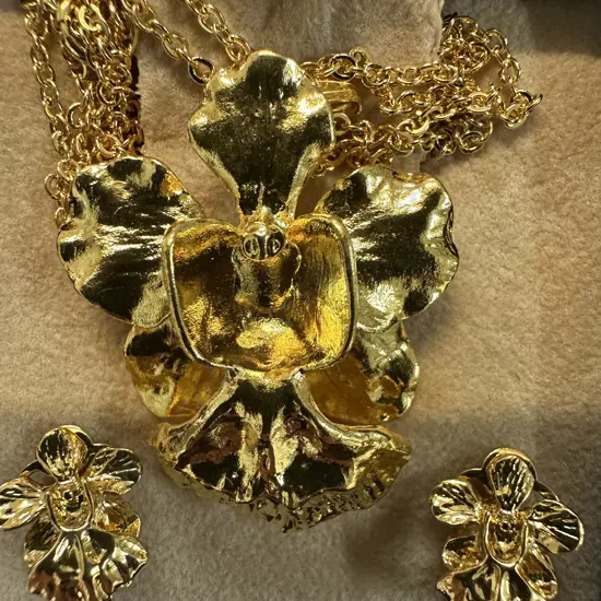 Orchid Pendant Necklace With Pair Of Earrings
