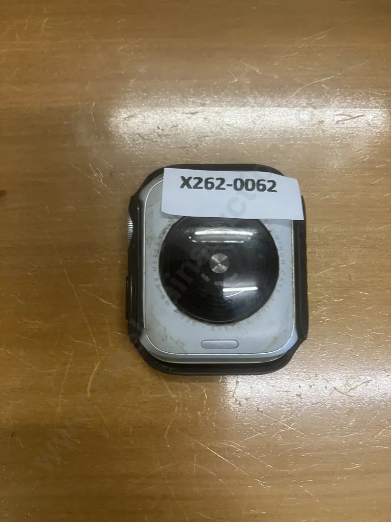 Apple Watch SE #RCWP4WC993 A2273 Image 1++