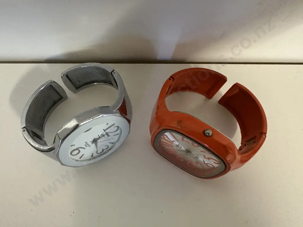 Quartz Watches x2 Image 1++