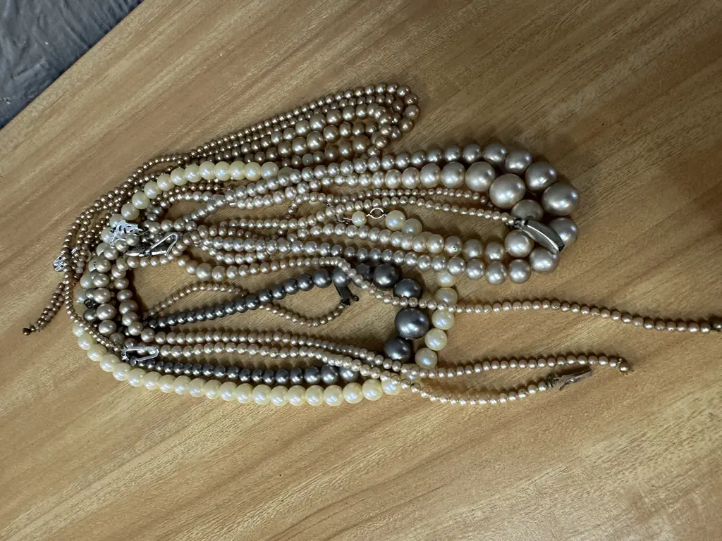 Selection Of Vintage Beaded Necklaces Including Pearl Style Image 1++