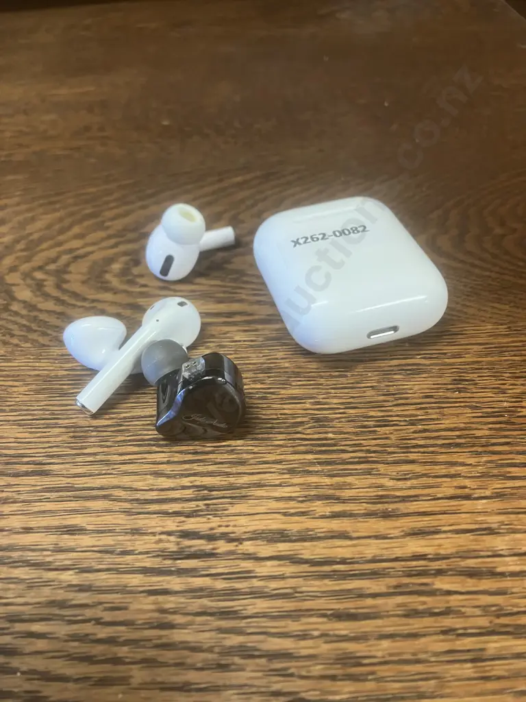 Three Apple AirPods, Charging Case A1602 & Jade Audio Earbud Image 1++