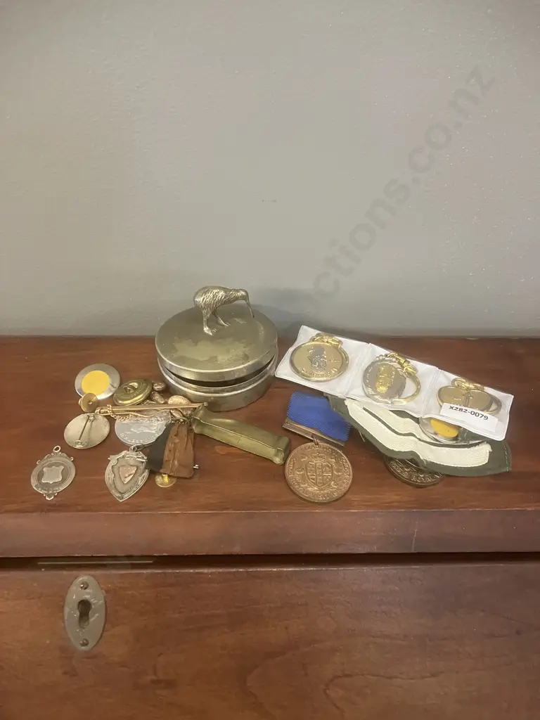Hallmarked Medals, Commemorative medallions, Stamped EPNS Kiwi Trinket Box Etc Image 1++