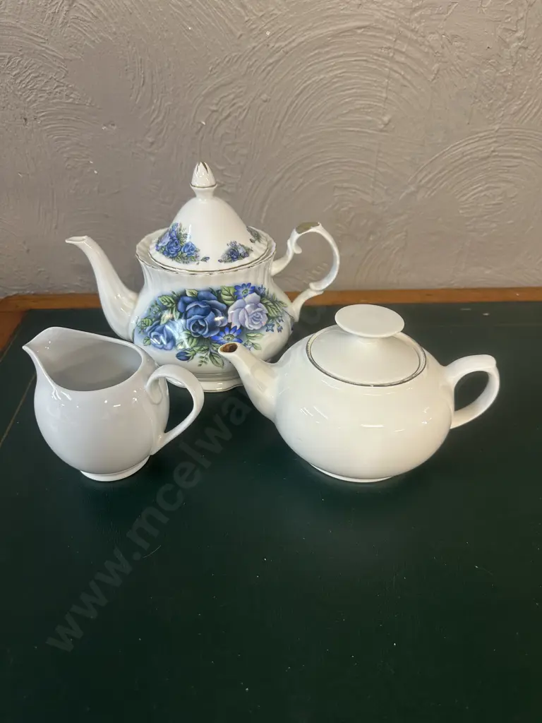 Grand Collection Teapot, Maxwell Willams Teapot & Mode Creamer Image 1++