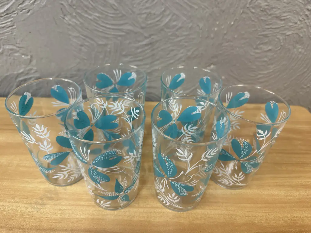 Vintage Mid Century Modern Drinking Glasses Turquoise & White Floral Leaf Pattern Image 1++