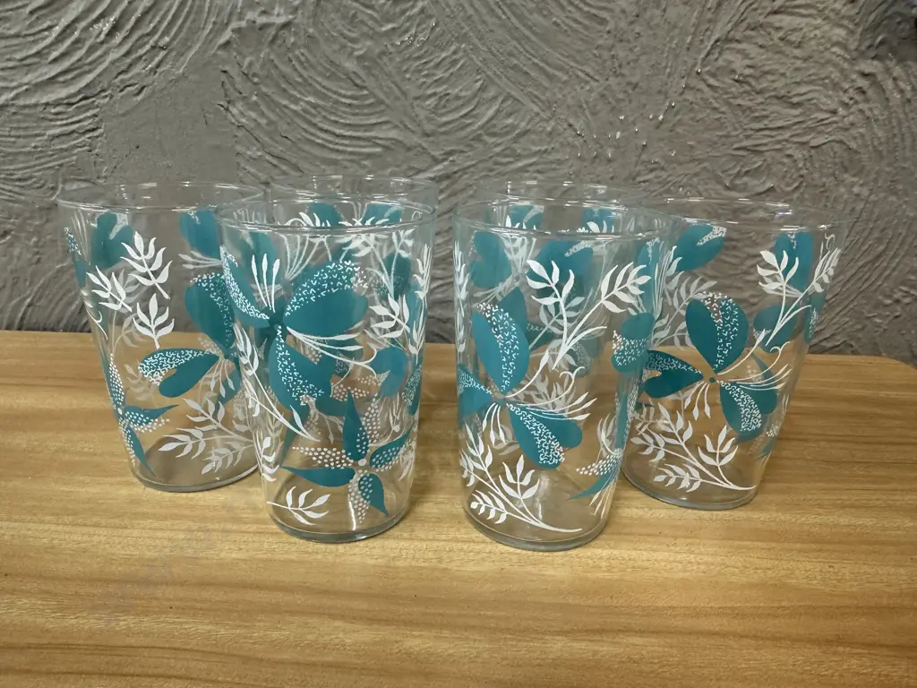 Vintage Mid Century Modern Drinking Glasses Turquoise & White Floral Leaf Pattern Image 1++