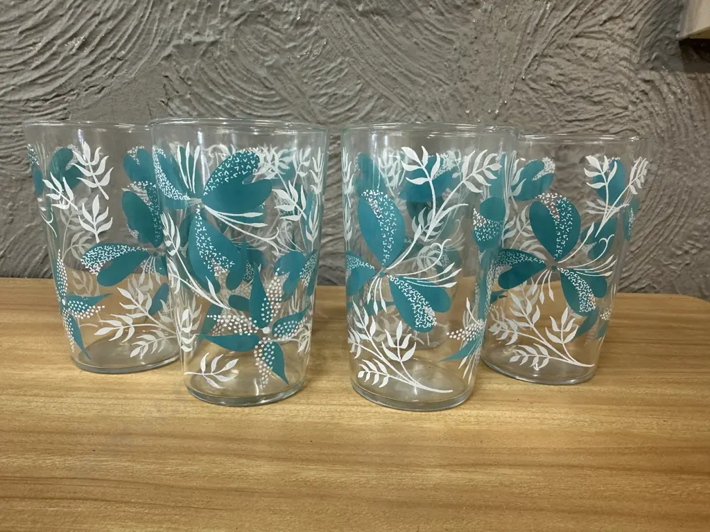 Vintage Mid Century Modern Drinking Glasses Turquoise & White Floral Leaf Pattern Image 1++