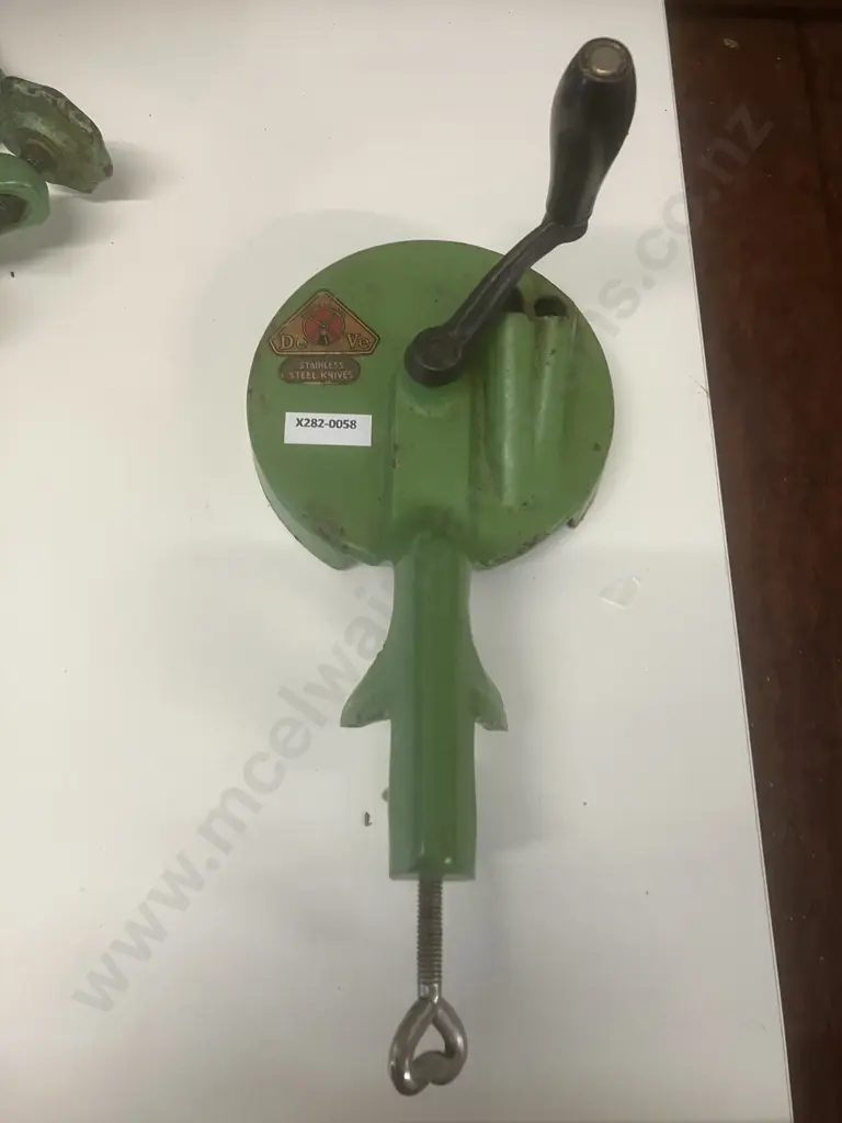 Vintage HARPER 1000 Green Enamel Food Mincer England & De Ve Holland Double  Bean Cutter Image 1++