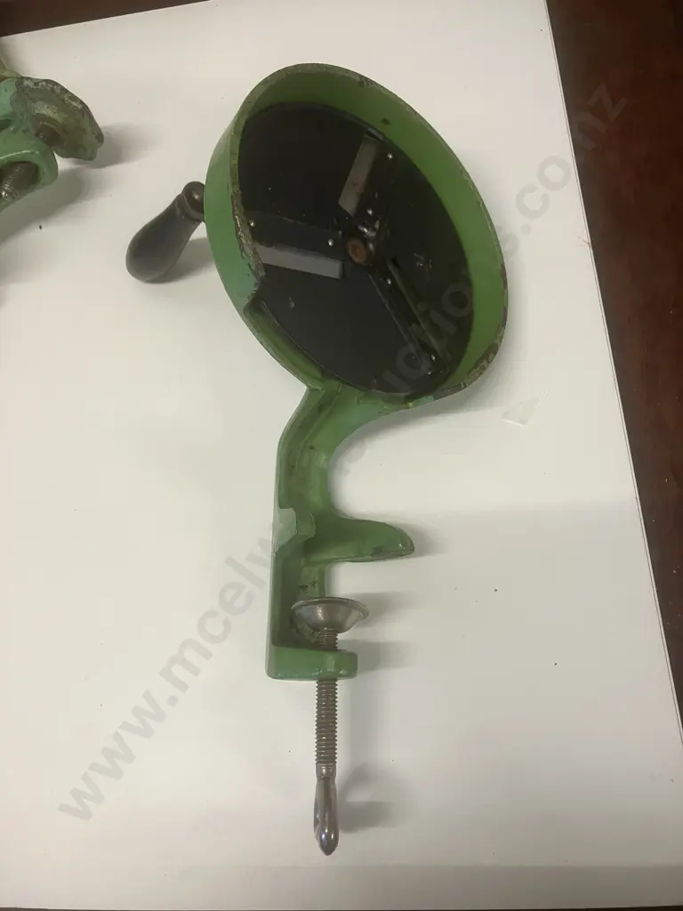 Vintage HARPER 1000 Green Enamel Food Mincer England & De Ve Holland Double  Bean Cutter Image 1++