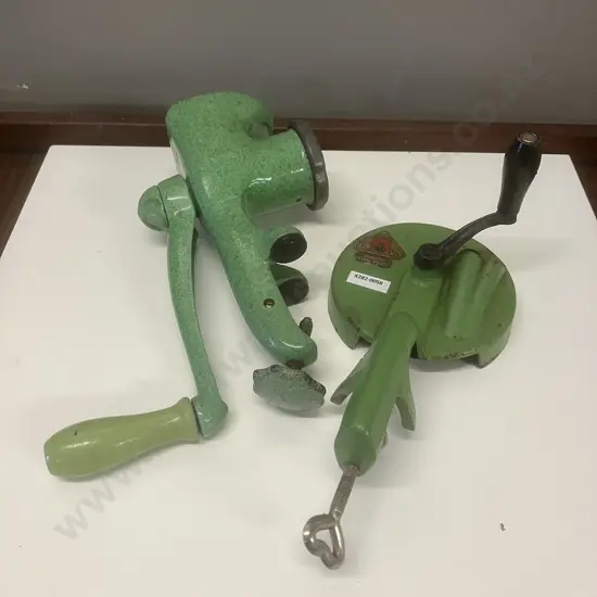Vintage HARPER 1000 Green Enamel Food Mincer England & De Ve Holland Double  Bean Cutter