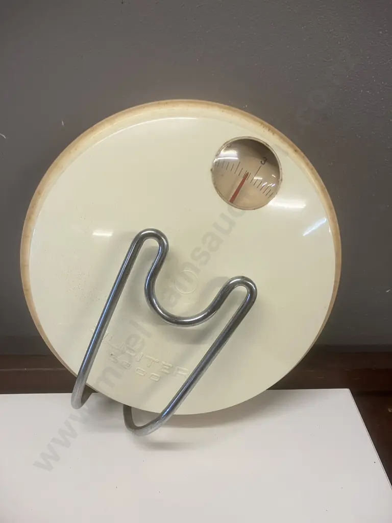 Jupiter 5000 Vintage Wall Scale, West Germany (Basin Split) With Swift Whip Hand Beater Image 1++