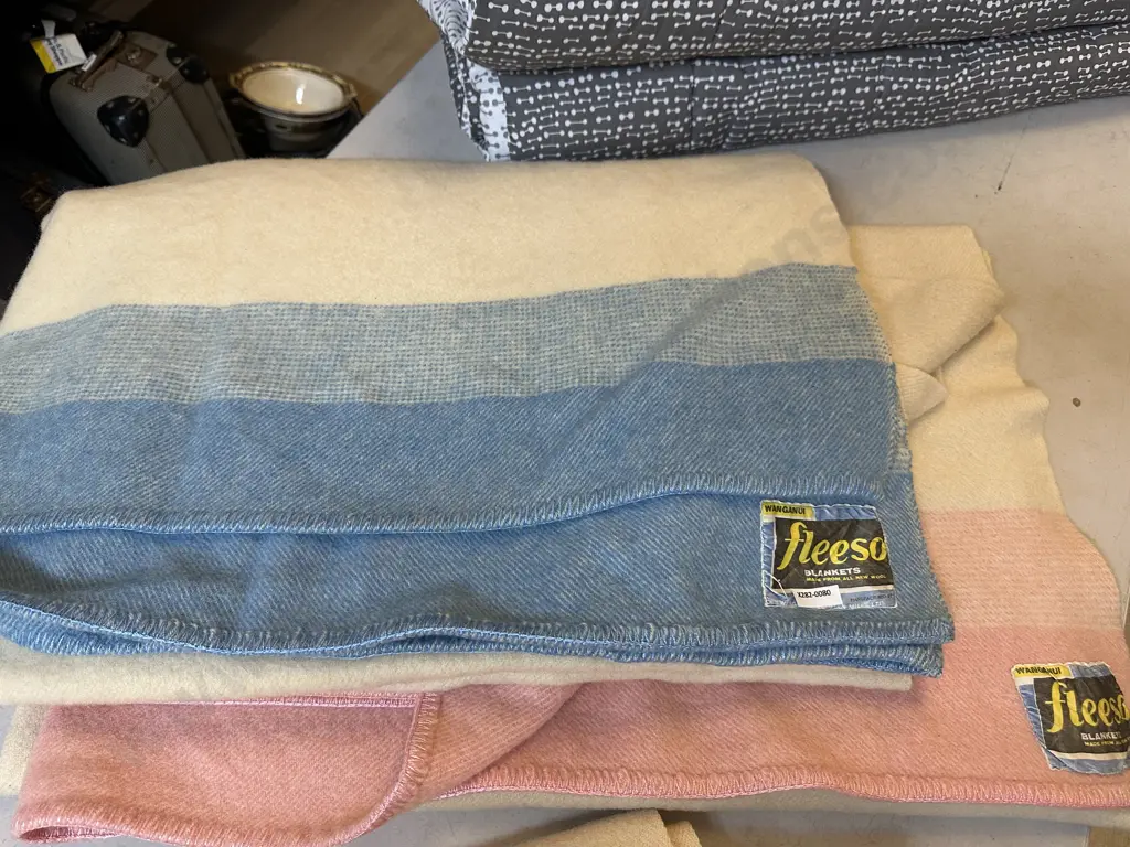 Vintage Single Wanganui Fleeso Woollen Blankets Image 1++