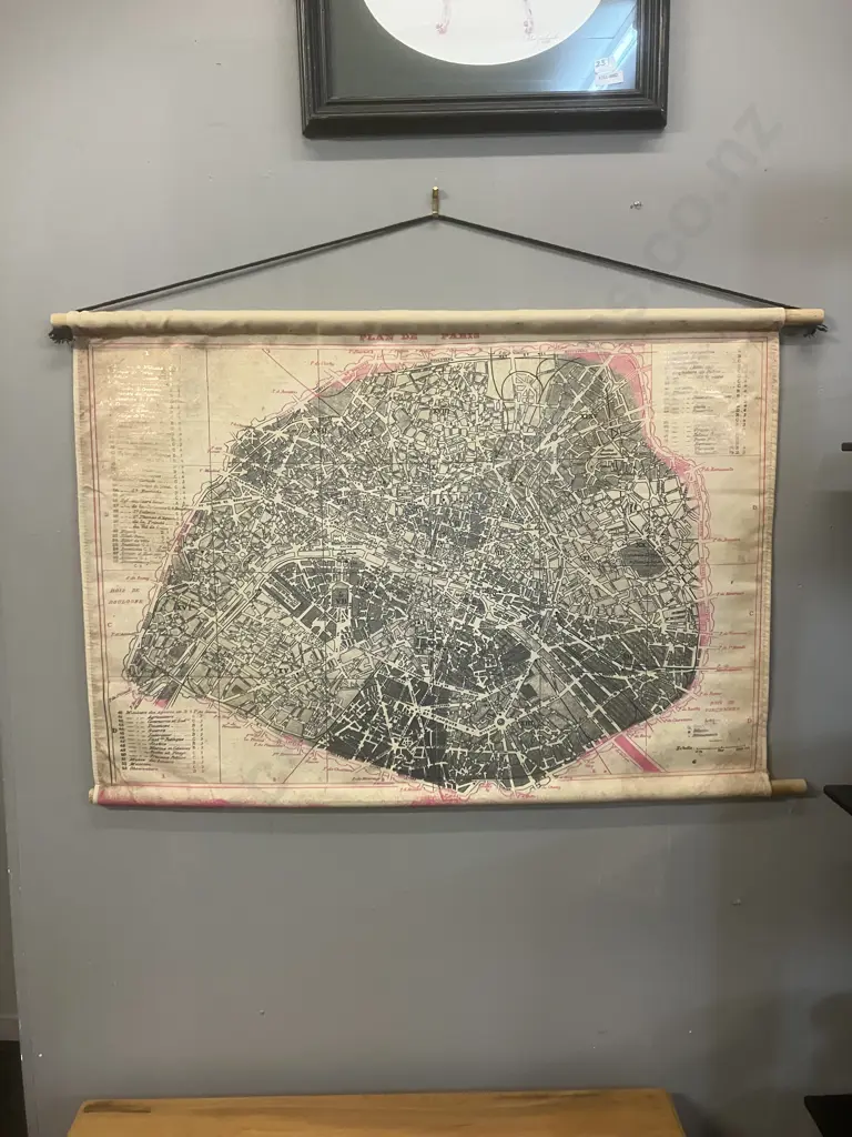 Vintage Hanging 'Paris' Map On Canvas Image 1++