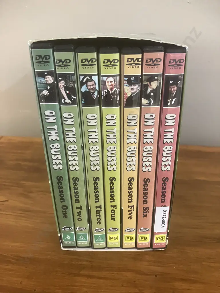 On The Buses: The Complete Collection DVD Box Set Image 1++