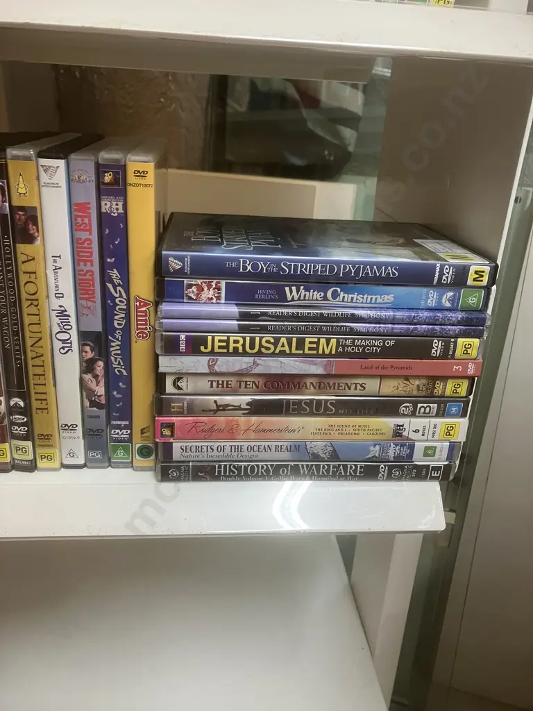 The Golden Girls The Complete Series 1-7 DVD NZ, Ma & Pa Kettle Box Sets, Musicals Etc Image 1++