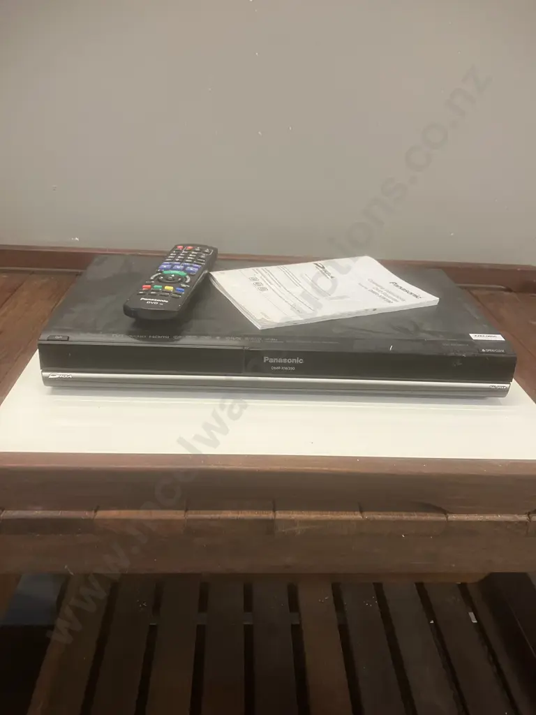 Panasonic DMR-XW390 DVD Player 500GB HDD Recorder With Manual & Remote Control Image 1++