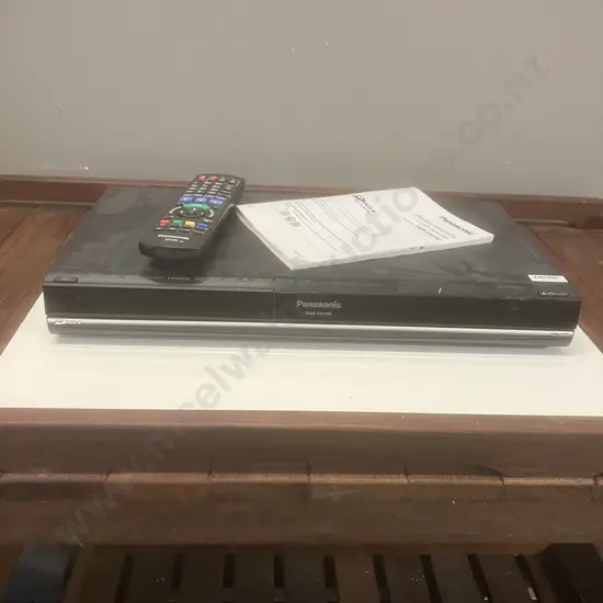 Panasonic DMR-XW390 DVD Player 500GB HDD Recorder With Manual & Remote Control