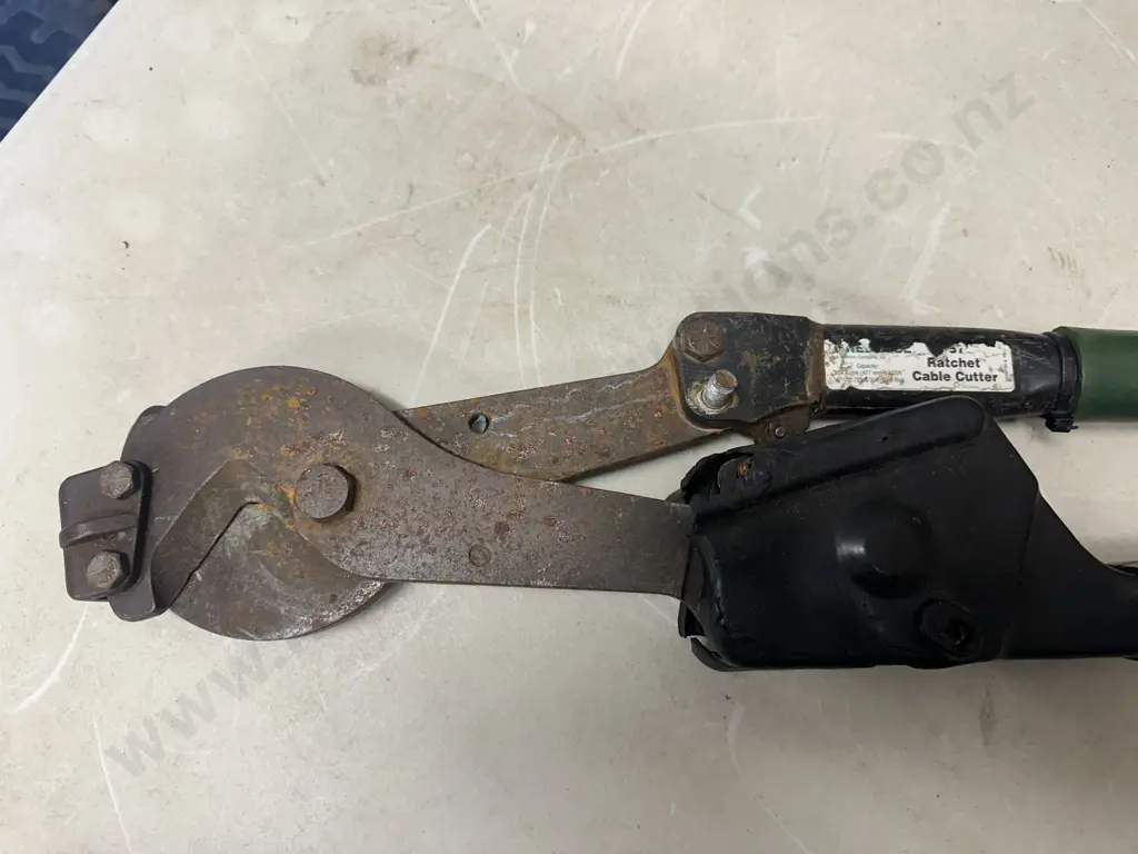 Greenlee Ratchet Cable Cutter Image 1++