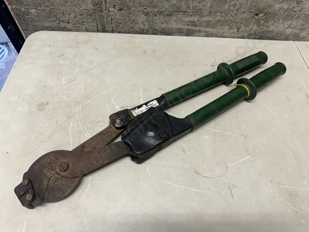 Greenlee Ratchet Cable Cutter Image 1++