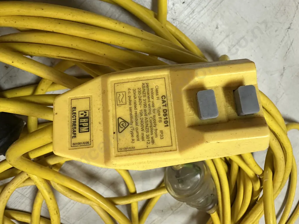 HPM D5101 Electry Safe & Two Yellow Extension Leads Image 1++