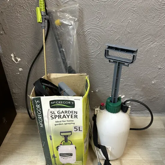 Pair Of Pressure Sprayers With Hose Gutter Clean Attachment
