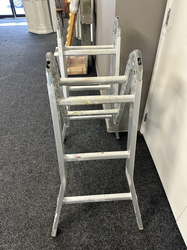 Trestle Folding Ladder  Image 1++