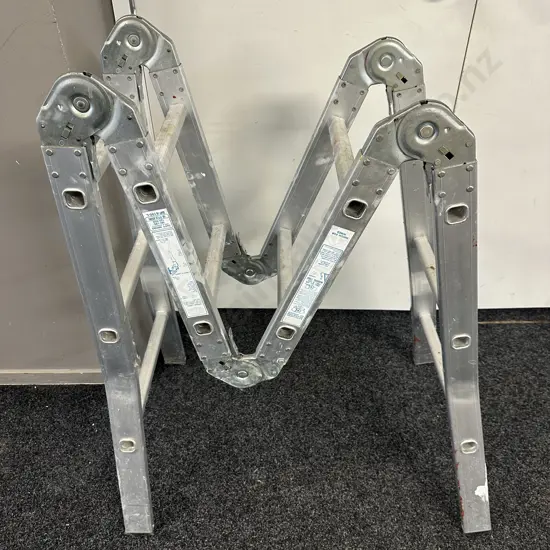 Trestle Folding Ladder 