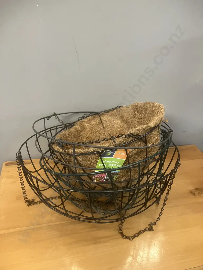 Four x Hanging Wire Baskets Image 1++