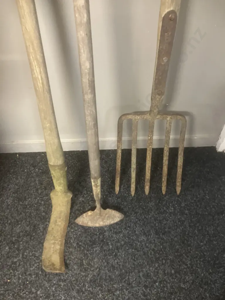 Vintage Garden Tools Image 1++