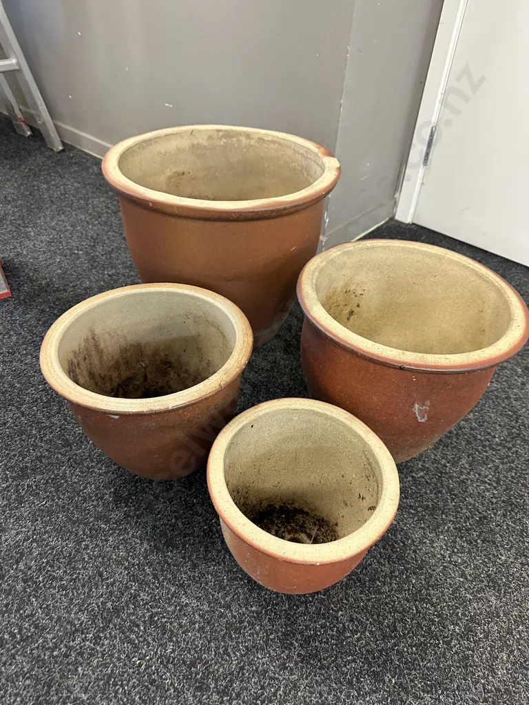 Set Of Four Terracotta Pots Graduated Sizes  Image 1++