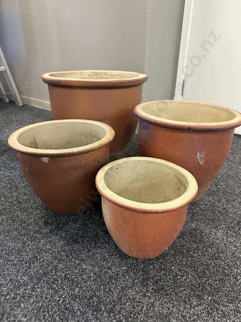 Set Of Four Terracotta Pots Graduated Sizes  Image 1++