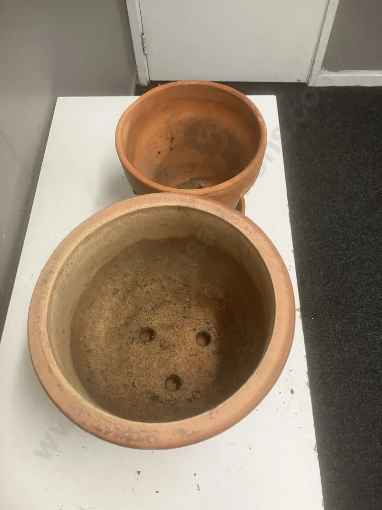 Pair of Terracotta Garden Pots Image 1++