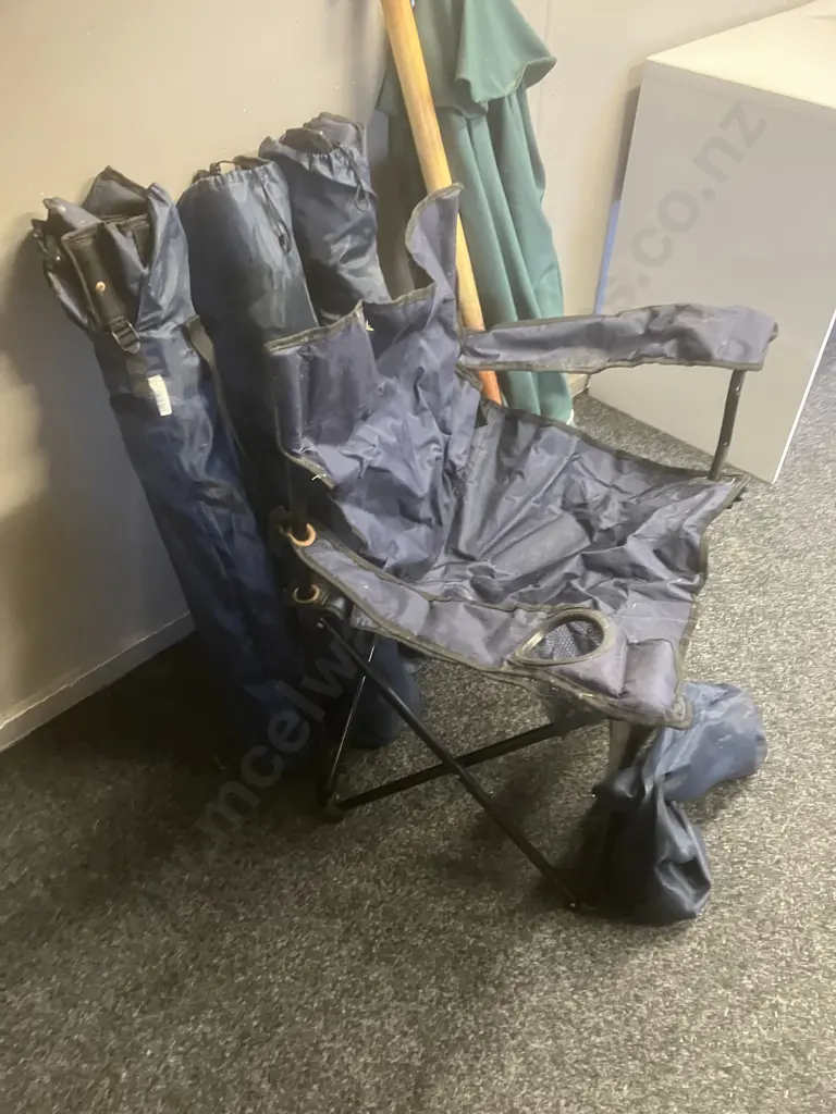 Patio Brolly & Set of 4 Folding Camp Chairs Image 1++