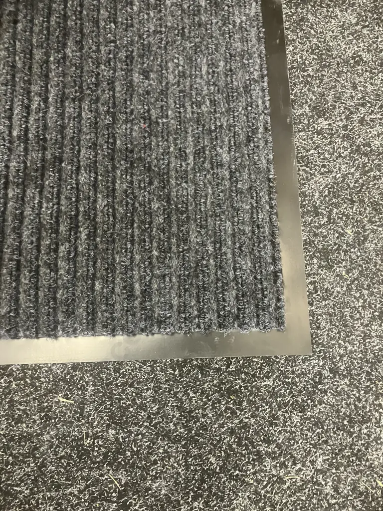 Lot of Four New Door Mats, Floor Non-Slip 80 x 120cm Grey Image 1++
