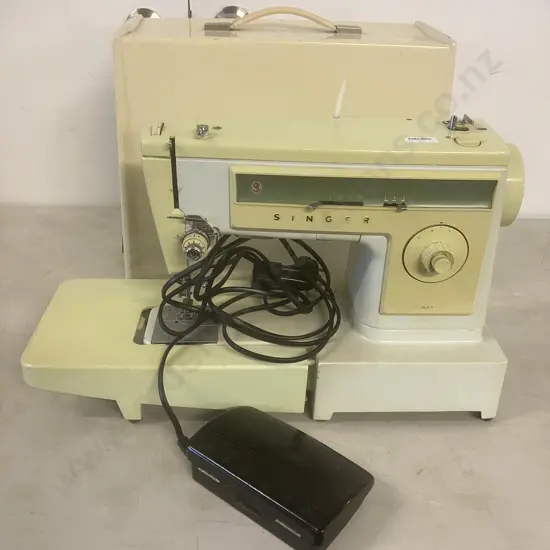 Vintage Singer 527 Sewing Machine With Carry Case