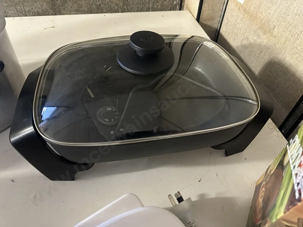 Breville Electric Frypan, GF Grill, Hand Mincer Image 1++