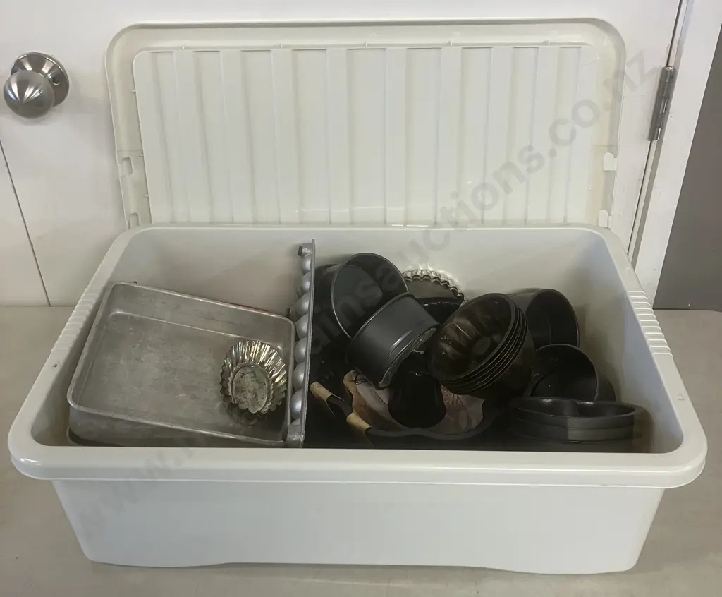 Baking / Cake Pans Etc Image 1++
