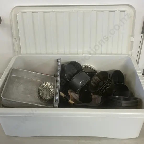 Baking / Cake Pans Etc